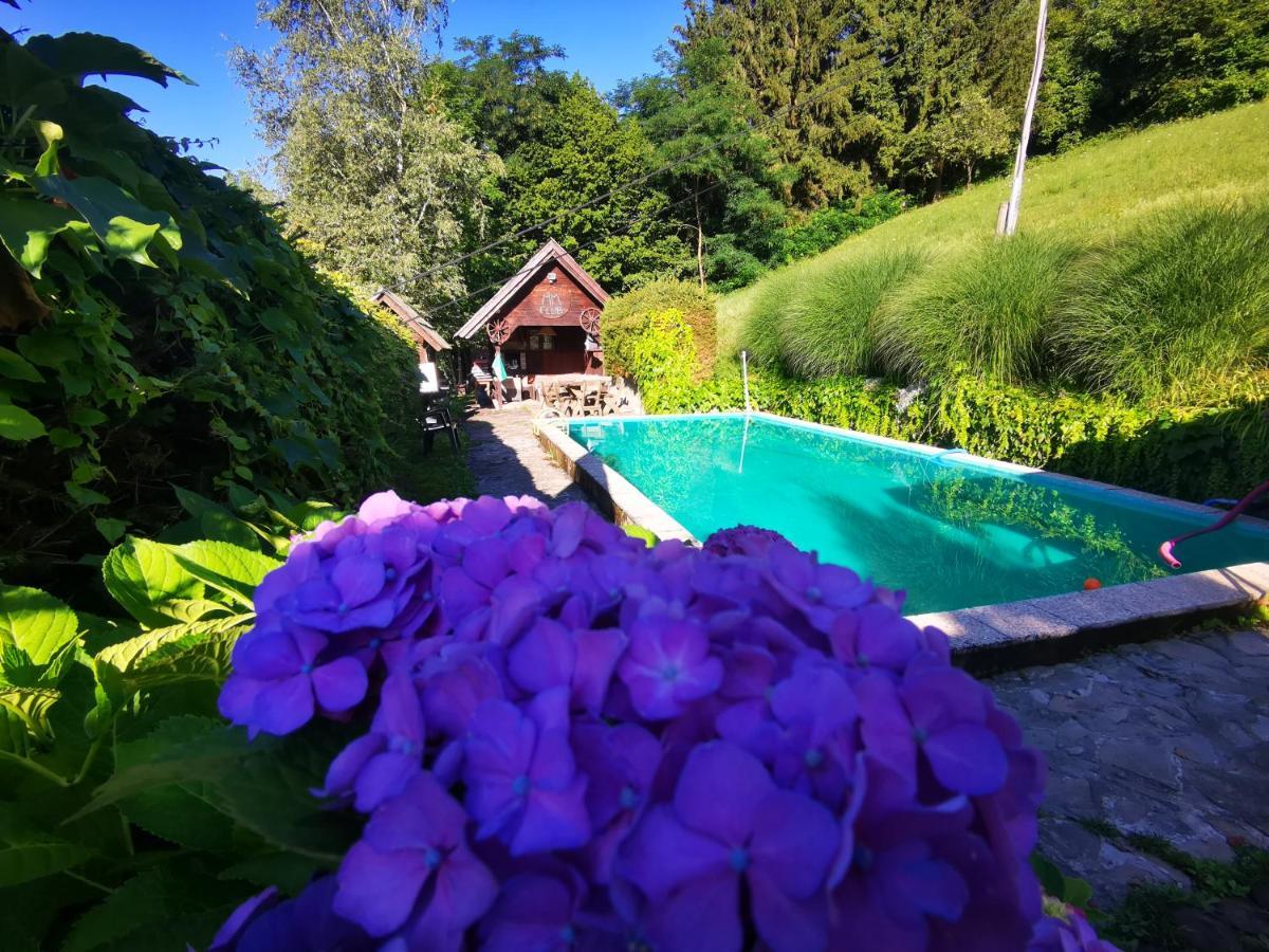 Glamping Mm Hotel Muta Exterior photo